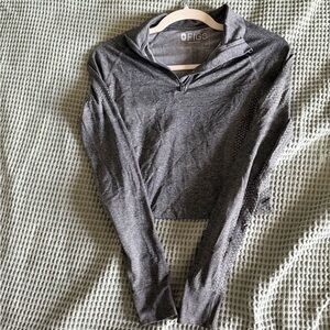 FIGS women’s Gray Long Sleeve Top